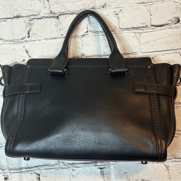 Coach Swagger - Picture 6 of 15